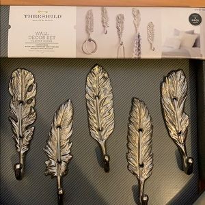 Feather Wall Hooks Decor Set Silver Finish 5 Piece